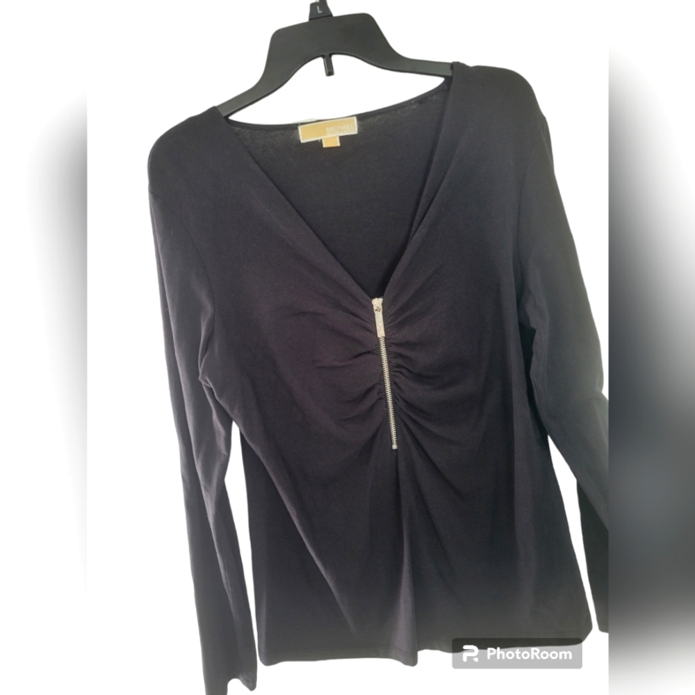 MICHAEL Michael Kors Black Long-Sleeve V-Neck Top with Front Zip